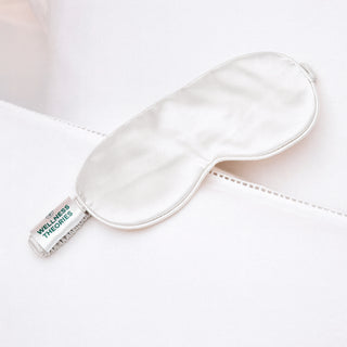 RITUEL DE SOIE PREMIUM IVOIRE – SET DE LIT, PYJAMA, MASQUE & BONNET 100 % SOIE DE MÛRIER – LUXE, CONFORT & SOMMEIL PROFOND