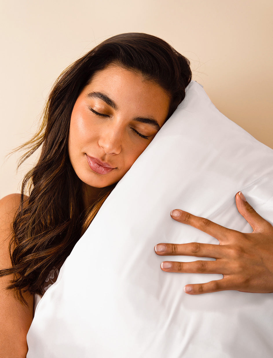 TAIE D’OREILLER EN SOIE DE MÛRIER 22MM IVOIRE – 100% Naturelle – Anti-Rides, Préserve l’Hydratation & Limite la Casse des Cheveux – Luxe & Confort Nocturne